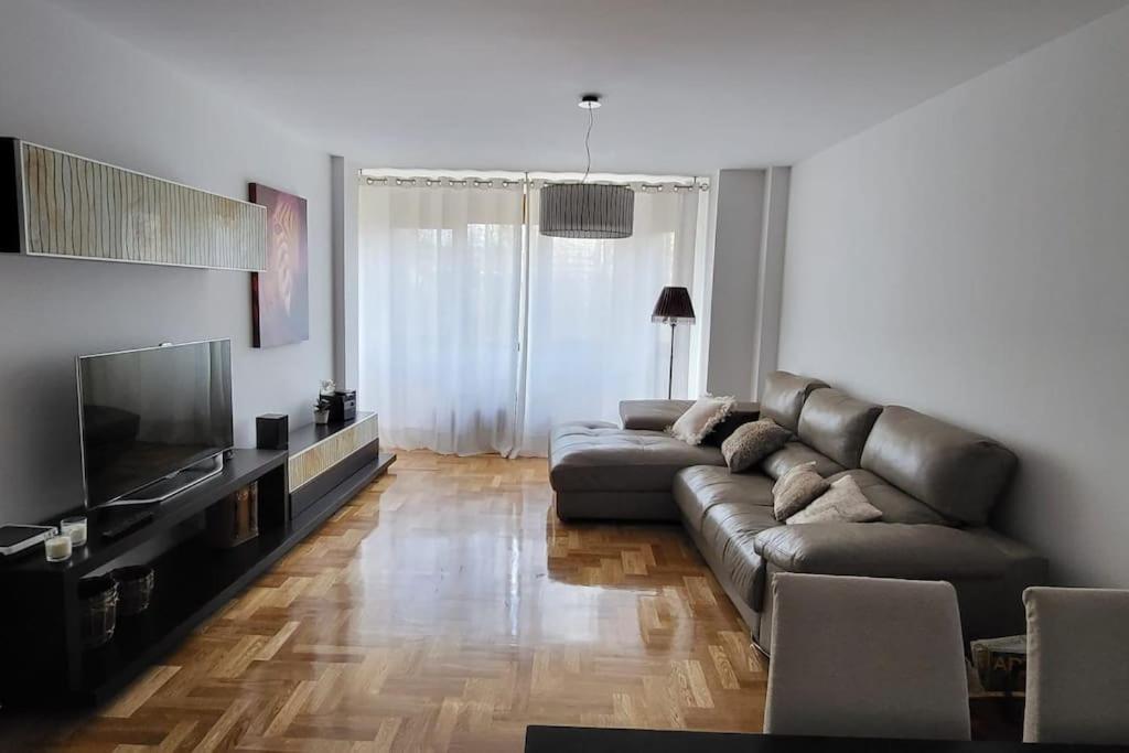 Alojamiento Centrico La Buganvilla Aranda de Duero Esterno foto