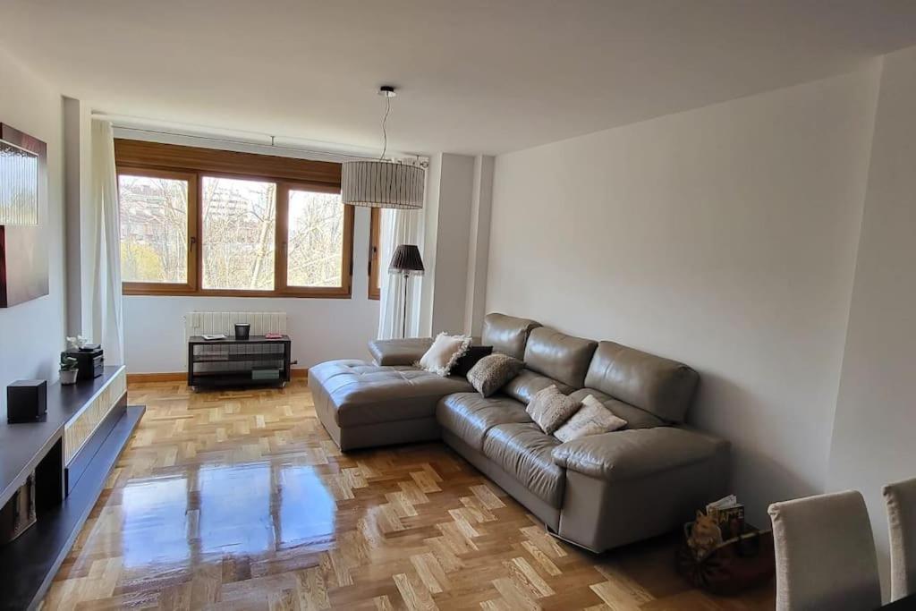 Alojamiento Centrico La Buganvilla Aranda de Duero Esterno foto