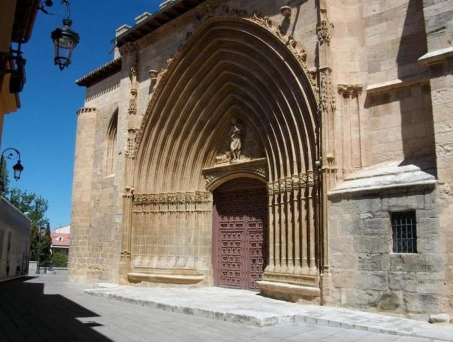 Alojamiento Centrico La Buganvilla Aranda de Duero Esterno foto