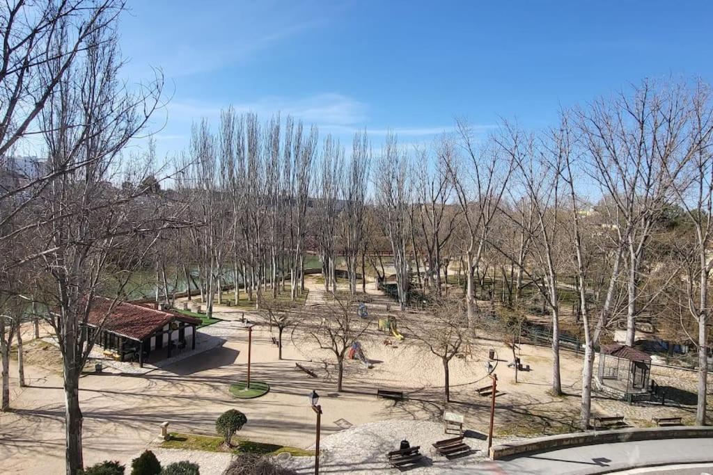 Alojamiento Centrico La Buganvilla Aranda de Duero Esterno foto
